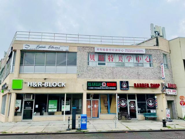 Studio,  0.00 BTH &nbsp;Commercial style home in Flushing