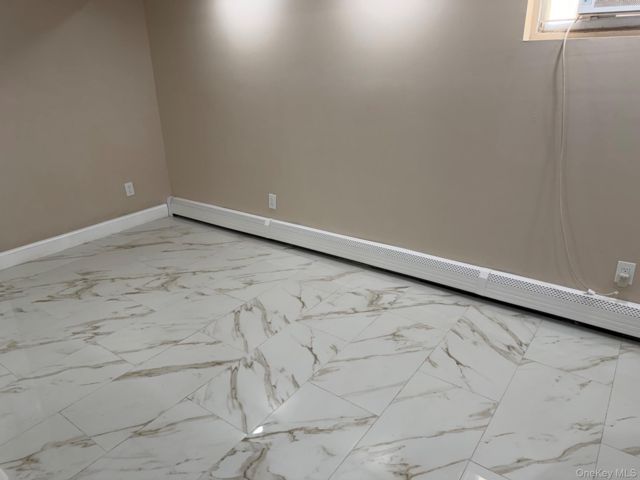  1 BR,  1.00 BTH &nbsp;Cape cod style home in Hicksville