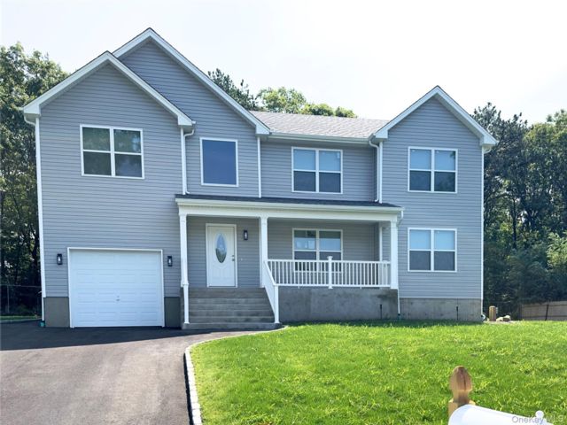  4 BR,  3.00 BTH &nbsp;Colonial style home in Coram