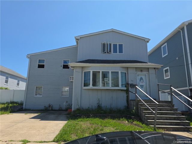  5 BR,  3.00 BTH &nbsp;Exp ranch style home in Island Park