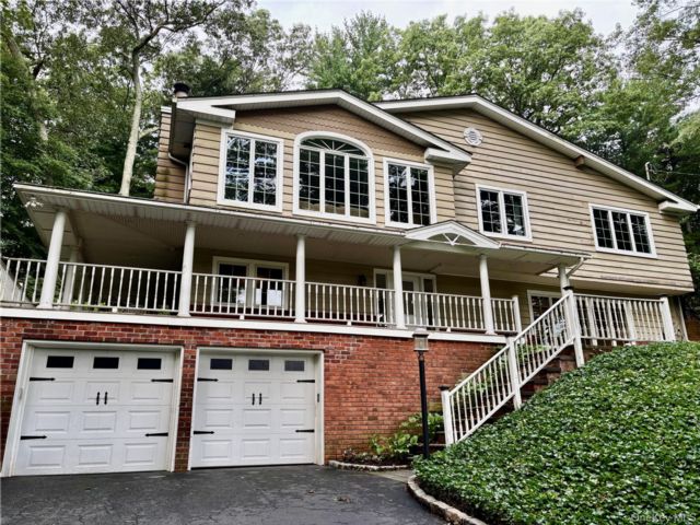  1 BR,  1.00 BTH &nbsp;Chalet style home in Melville