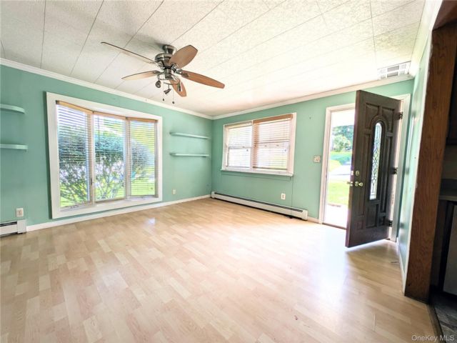 [PHOTO]