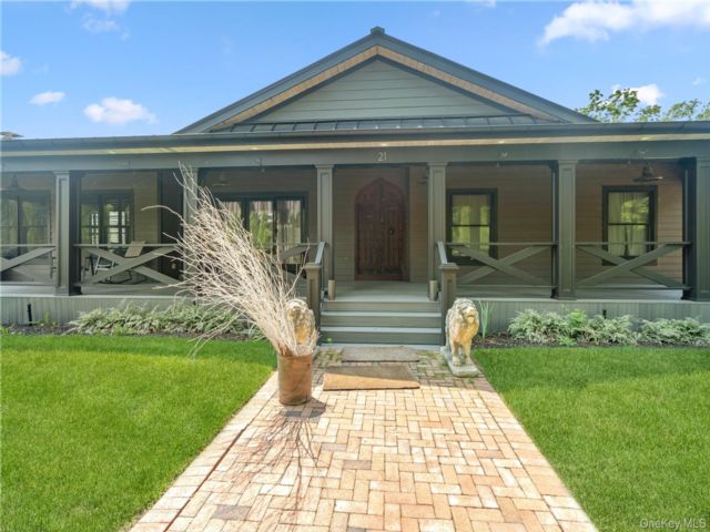  3 BR,  3.00 BTH &nbsp;Ranch style home in Oakdale