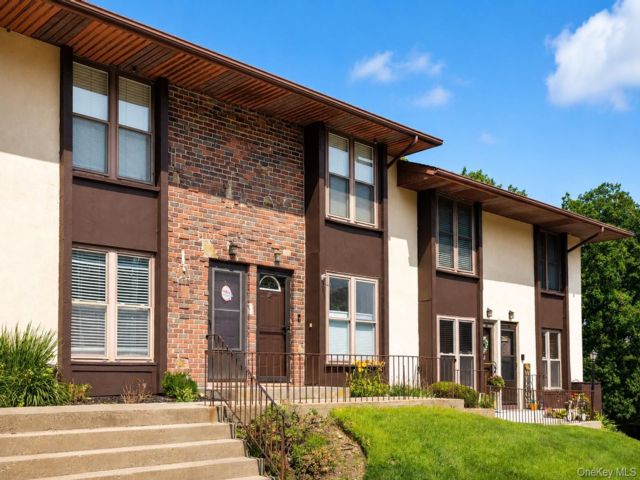  2 BR,  1.00 BTH &nbsp;Other style home in Selden