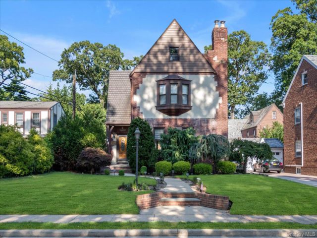  4 BR,  4.00 BTH &nbsp;Tudor style home in Valley Stream