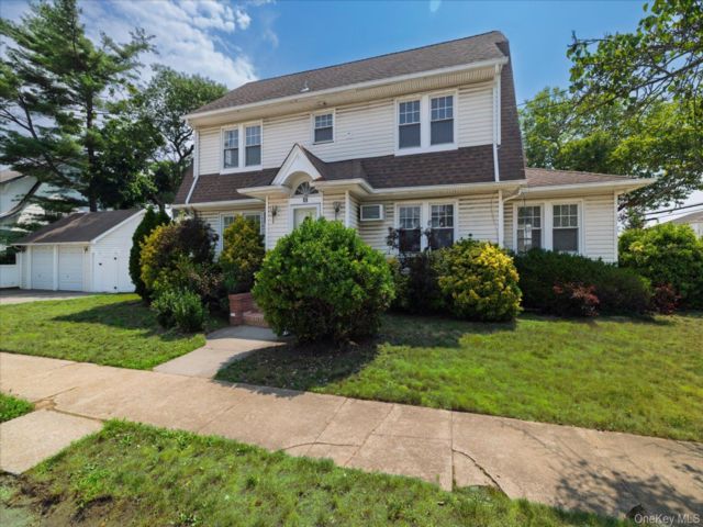 [Lynbrook Real Estate, listing number 7314378]