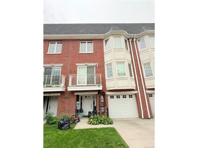  5 BR,  3.00 BTH &nbsp;Other style home in College Point
