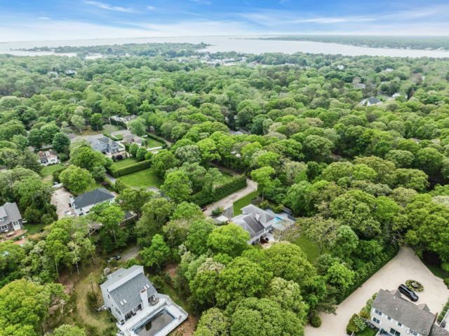 Lot <b>Size:</b>  &nbsp;House style home in Hampton Bays