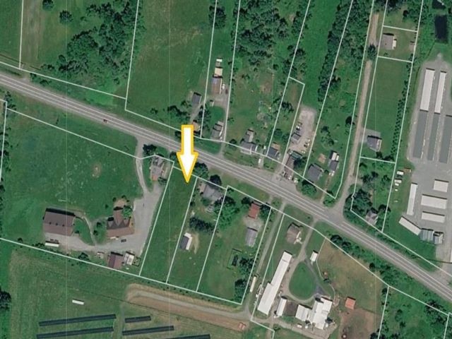 Lot <b>Size:</b>  &nbsp;House style home in Bethel