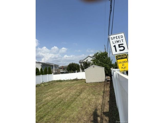 [PHOTO]