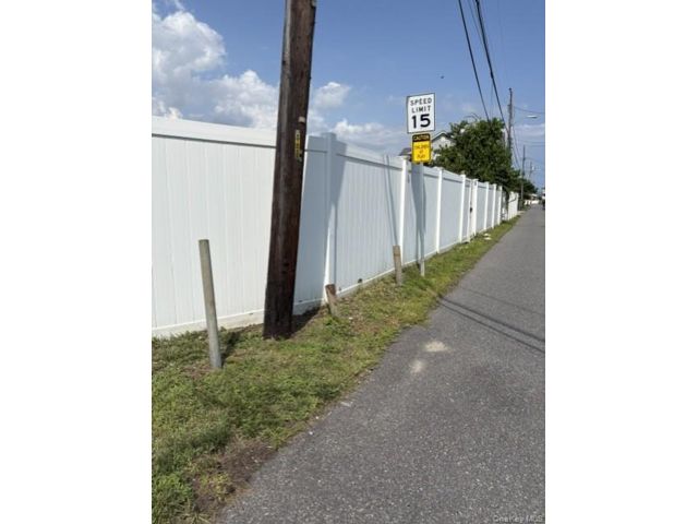 [PHOTO]