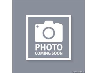  4 BR,  2.00 BTH &nbsp;Other style home in Hicksville