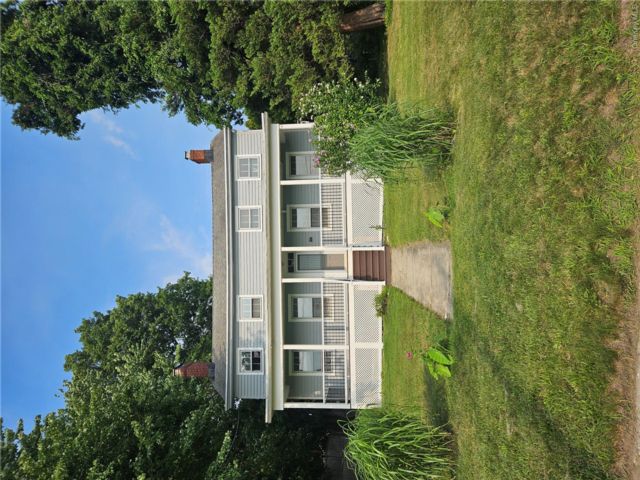  2 BR,  2.00 BTH &nbsp;Colonial style home in Glenwood Landing