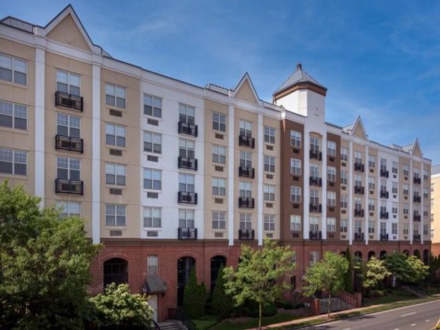  1 BR,  1.00 BTH &nbsp;Includes legal  style home in Glen Cove