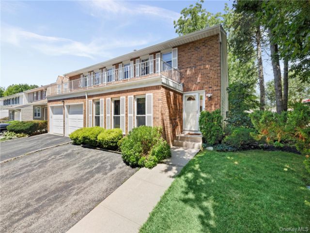  3 BR,  3.00 BTH &nbsp;Condo style home in Woodbury