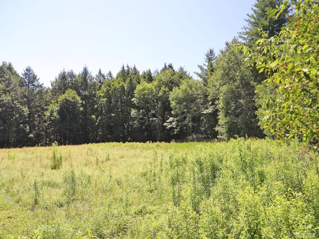 Lot <b>Size:</b>  &nbsp;House style home in Bethel