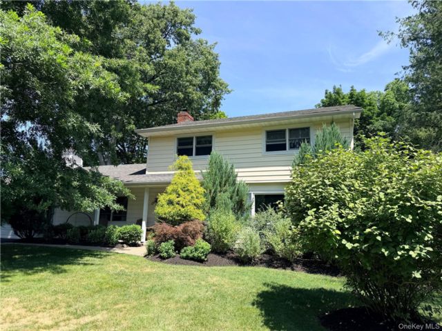  3 BR,  3.00 BTH &nbsp;Colonial style home in Cornwall On Hudson