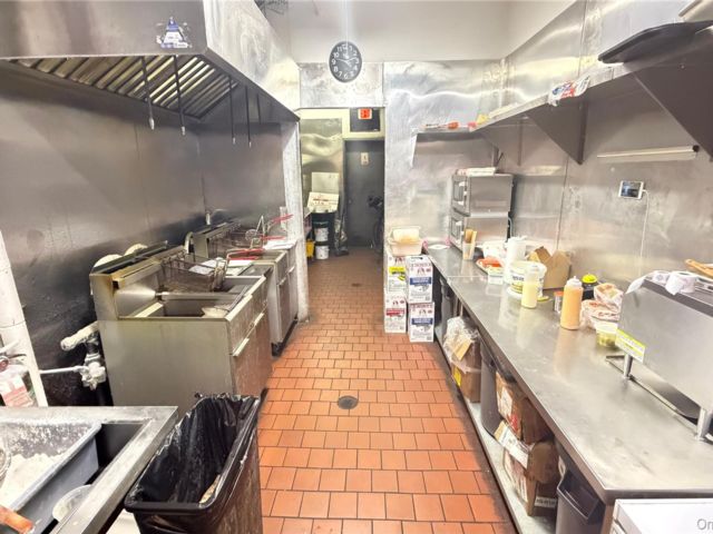 [PHOTO]