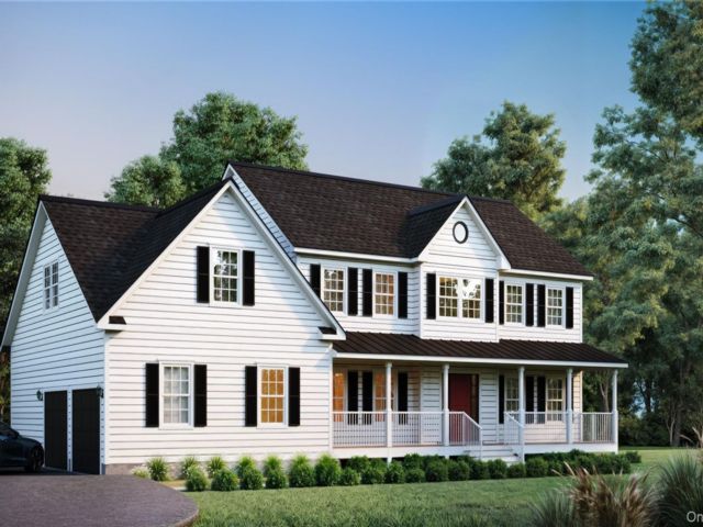  4 BR,  3.00 BTH &nbsp;Colonial style home in Pine Bush