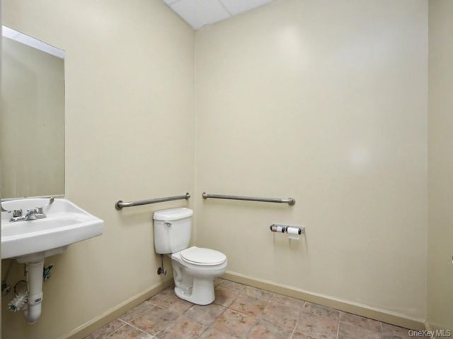 [PHOTO]