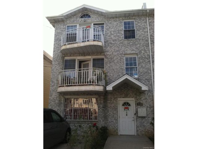  9 BR,  5.00 BTH &nbsp;House style home in Richmond Hill