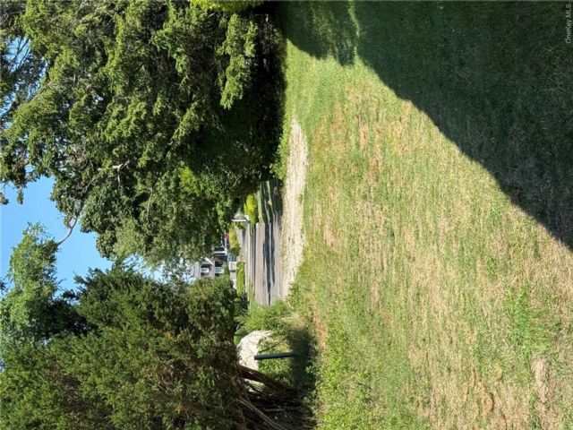 Lot <b>Size:</b>  &nbsp;House style home in Eastport