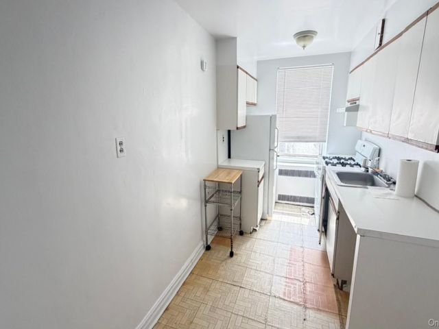 Studio,  1.00 BTH &nbsp;Mid rise style home in Rego Park