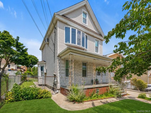 Studio,  0.00 BTH &nbsp;House style home in Whitestone