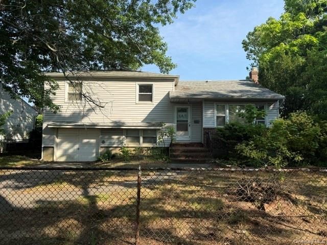 [Farmingdale Real Estate, listing number 7315139]