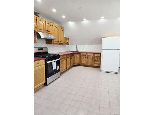  2 BR,  1.00 BTH &nbsp;Colonial style home in Sea Gate