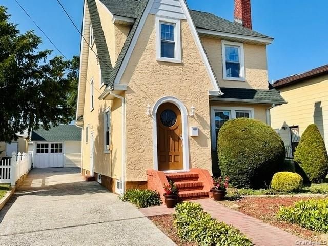 [Elmont Real Estate, listing number 7315163]