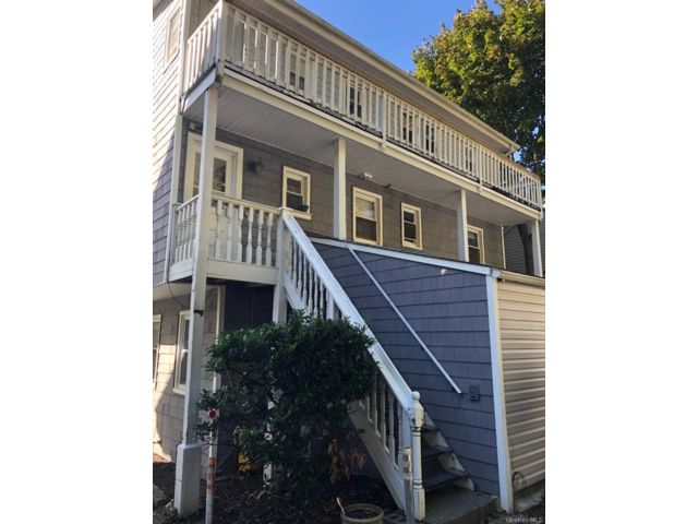  2 BR,  1.00 BTH &nbsp;Full floor apar style home in Northport