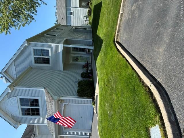  3 BR,  3.00 BTH &nbsp;Condo style home in Port Jefferson