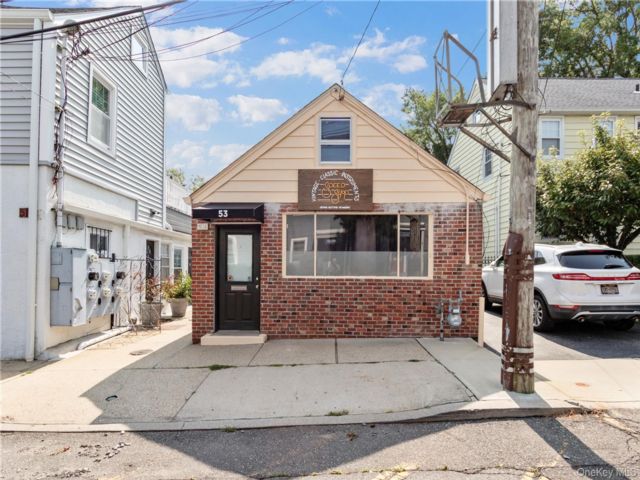 [Oyster Bay Real Estate, listing number 7317127]