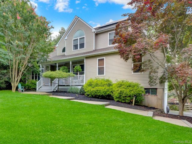  4 BR,  3.00 BTH &nbsp;Traditional style home in Wading River