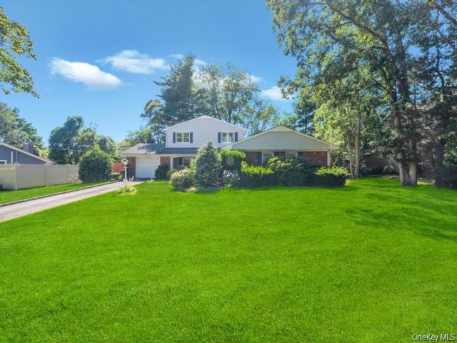  6 BR,  3.00 BTH &nbsp;Ranch style home in Stony Brook