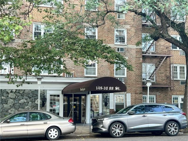 [Howard Beach Real Estate, listing number 7317231]