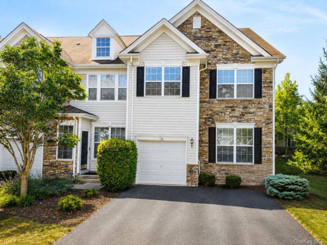  3 BR,  3.00 BTH &nbsp;Condo style home in Monroe
