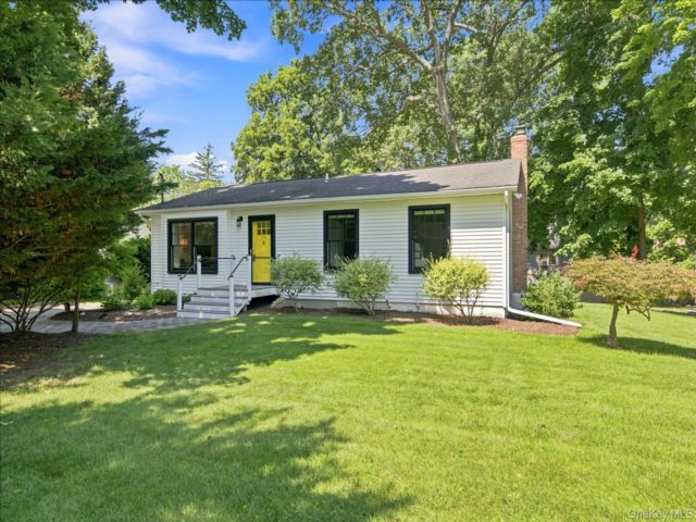  3 BR,  1.00 BTH &nbsp;Ranch style home in Sound Beach
