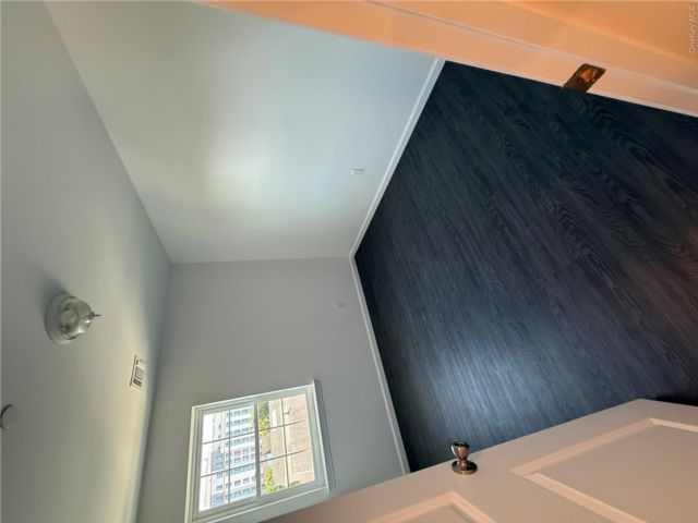  3 BR,  2.00 BTH &nbsp;Colonial style home in Far Rockaway