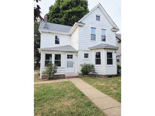  4 BR,  2.00 BTH &nbsp;A-frame style home in Hempstead