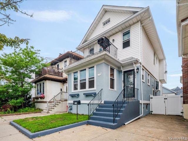  3 BR,  1.00 BTH &nbsp;Other style home in Long Beach