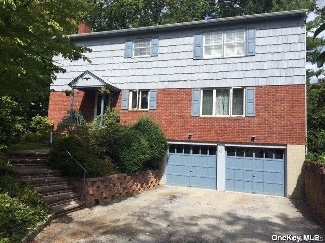 2 BR,  1.00 BTH &nbsp;Full floor apar style home in Huntington