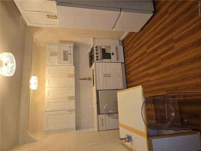 Studio,  1.00 BTH &nbsp;Mid rise style home in Forest Hills