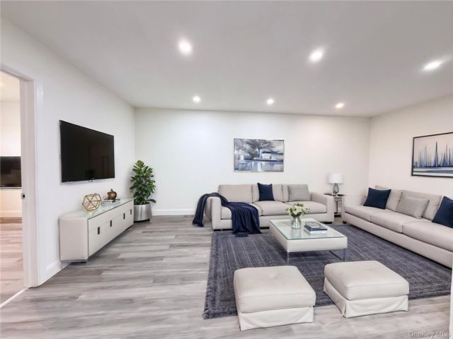  2 BR,  1.00 BTH &nbsp;Other style home in Middle Village