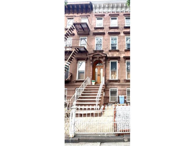  7 BR,  3.00 BTH &nbsp;Other style home in Crown Heights