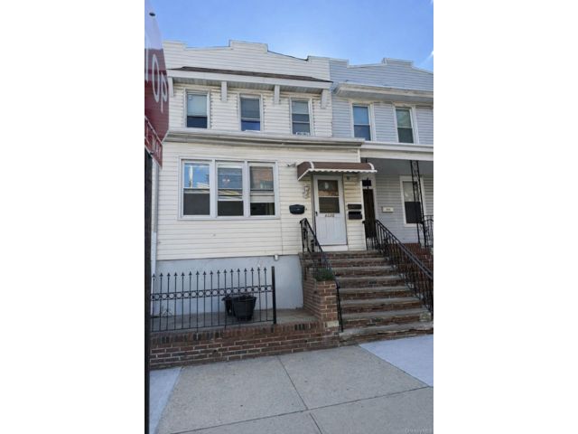  4 BR,  2.00 BTH &nbsp;A-frame style home in Maspeth