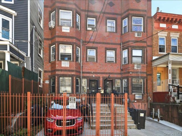  6 BR,  4.00 BTH &nbsp;Other style home in Stadium