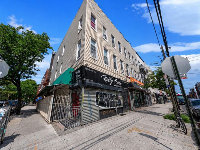  8 BR,  4.00 BTH &nbsp;Includes legal  style home in Bushwick