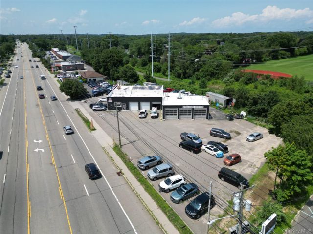 Studio,  0.00 BTH &nbsp;Commercial style home in Mount Sinai